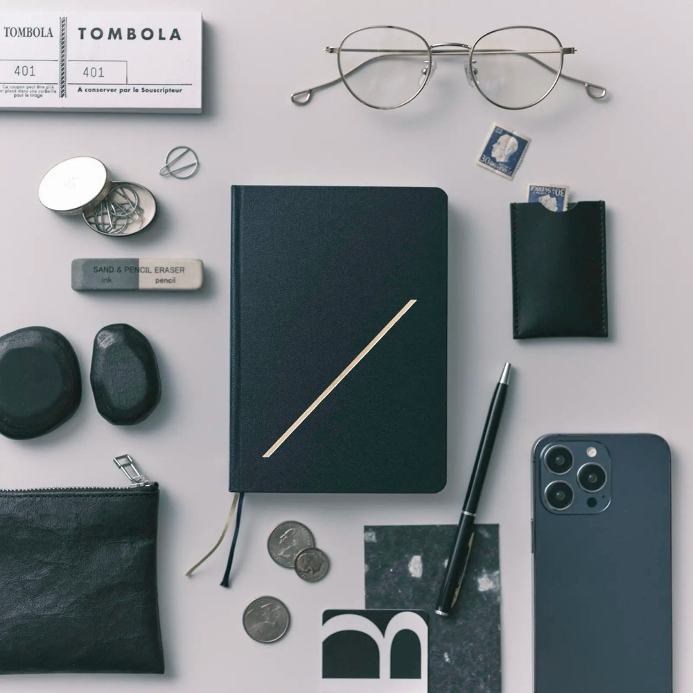 【預購】HOBO日2026年HON手帳書 A6文庫本 Slash 海軍藍 (日文/英文版 週一起始)贈三色筆機器人筆鎮-細節圖4