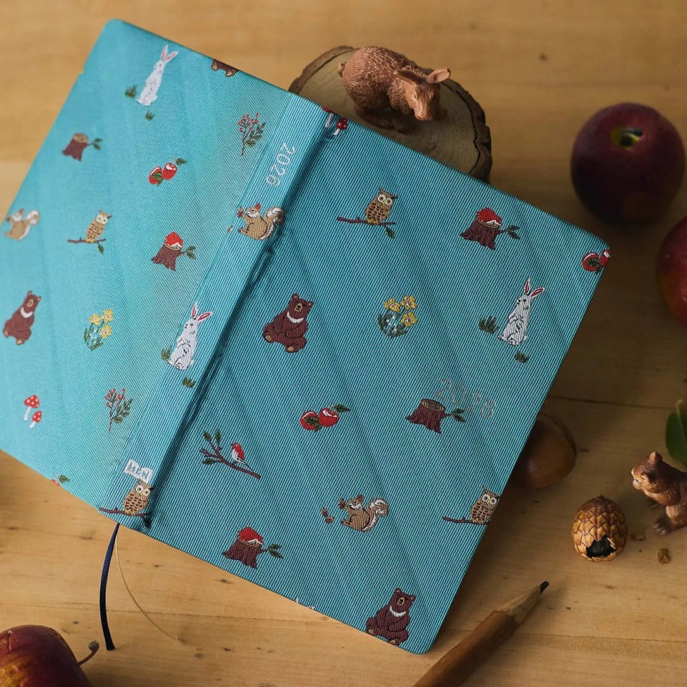 【預購】HOBO日2026年HON手帳書 A6文庫本 In the Forest 領帶花紋系列 日文/英文版-細節圖3