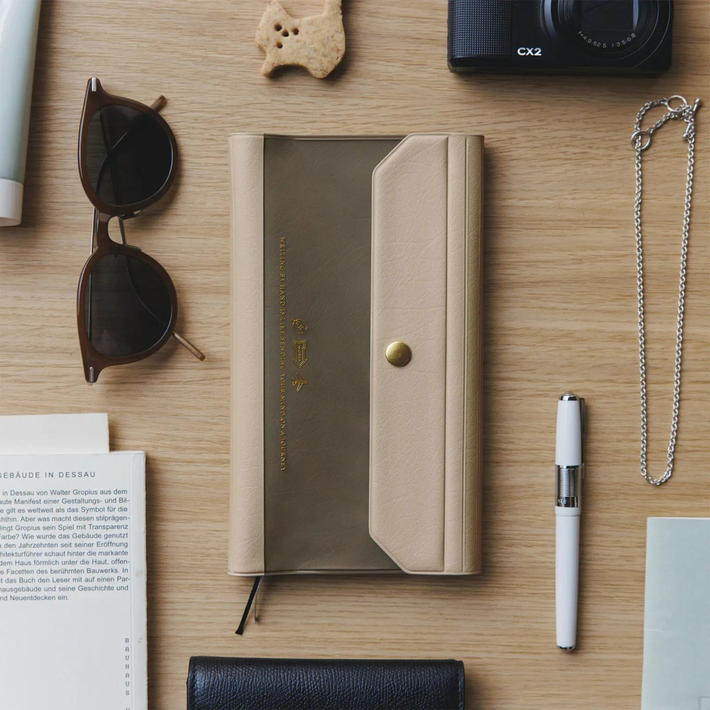 【預購】HOBO日Weeks收納包 aileron 海軍藍 灰色 PVC 三折式 週手帳 書衣 書皮 副翼 Gray-細節圖2