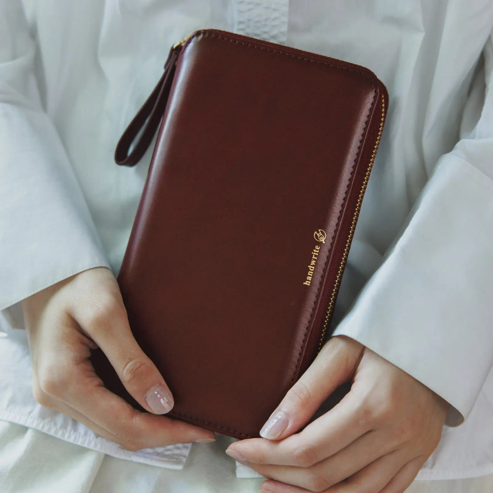 【預購】HOBO日Weeks收納包 amarone 葡萄酒紅 壓紋拉鍊包 PU合皮 週手帳書衣 Single Color-細節圖2