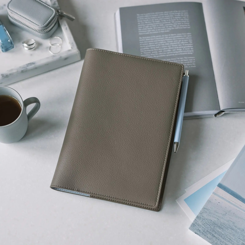 【預購】HOBO日手帳外皮 A5大本 Taut 暖灰x淺藍 牛皮書衣 瘦身版 牛革書皮 Gray Light Blue-細節圖2