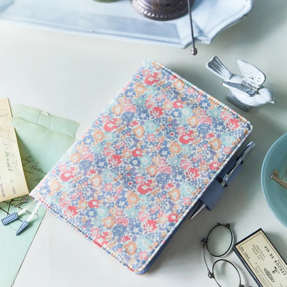 【現貨】HOBO日手帳外皮 A5大本 Michelle 英國Liberty Fabrics HOBO手帳 書皮 書衣-細節圖2