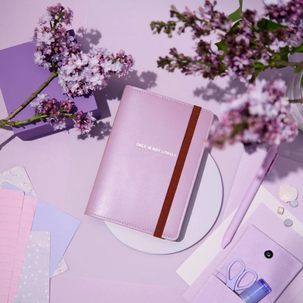 【預購】HOBO日手帳外皮 A6文庫本 ONLY IS NOT LONELY 丁香紫 Lilac 書皮書衣 2027-細節圖2