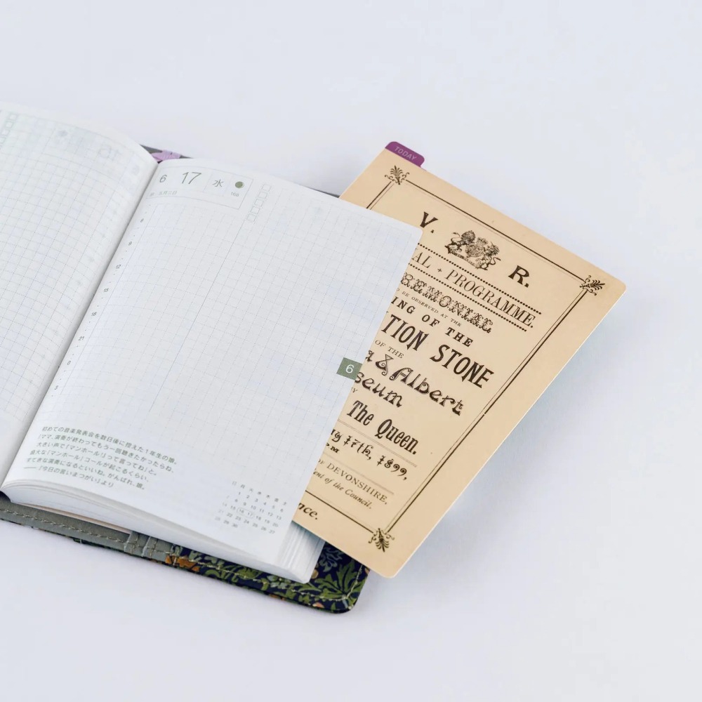 【預購】HOBO日手帳 墊板尺 V&A博物館典藏系列 (A6/weeks/A5 三種尺寸) 2027 HOBONICHI-細節圖6