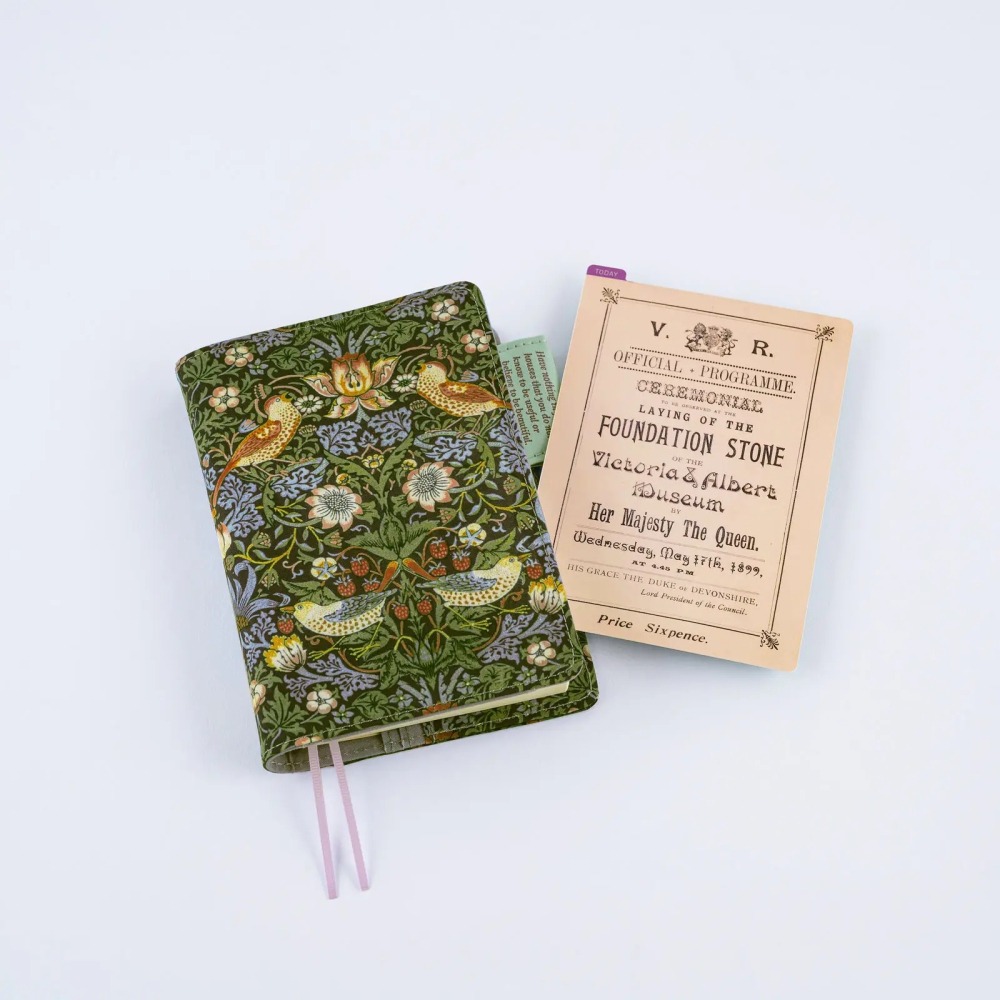 【預購】HOBO日手帳 墊板尺 V&A博物館典藏系列 (A6/weeks/A5 三種尺寸) 2027 HOBONICHI-細節圖7