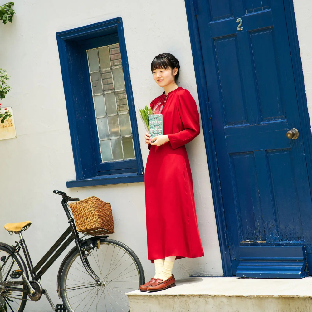 【預購】HOBO日2027年Weeks週手帳 北岸由美 白貓的壁紙 日文/英文版(特典三色筆黏貼式L夾)-細節圖3