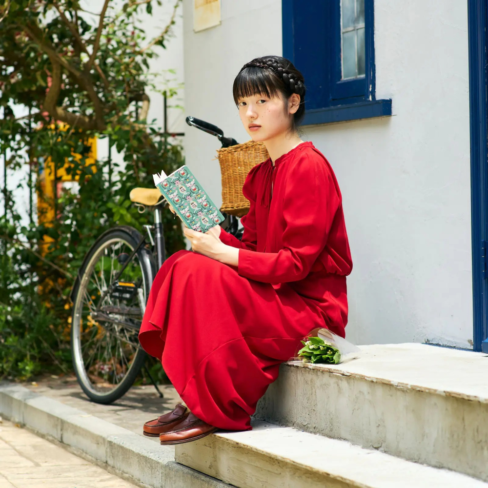 【預購】HOBO日2027年Weeks週手帳 北岸由美 白貓的壁紙 日文/英文版(特典三色筆黏貼式L夾)-細節圖5