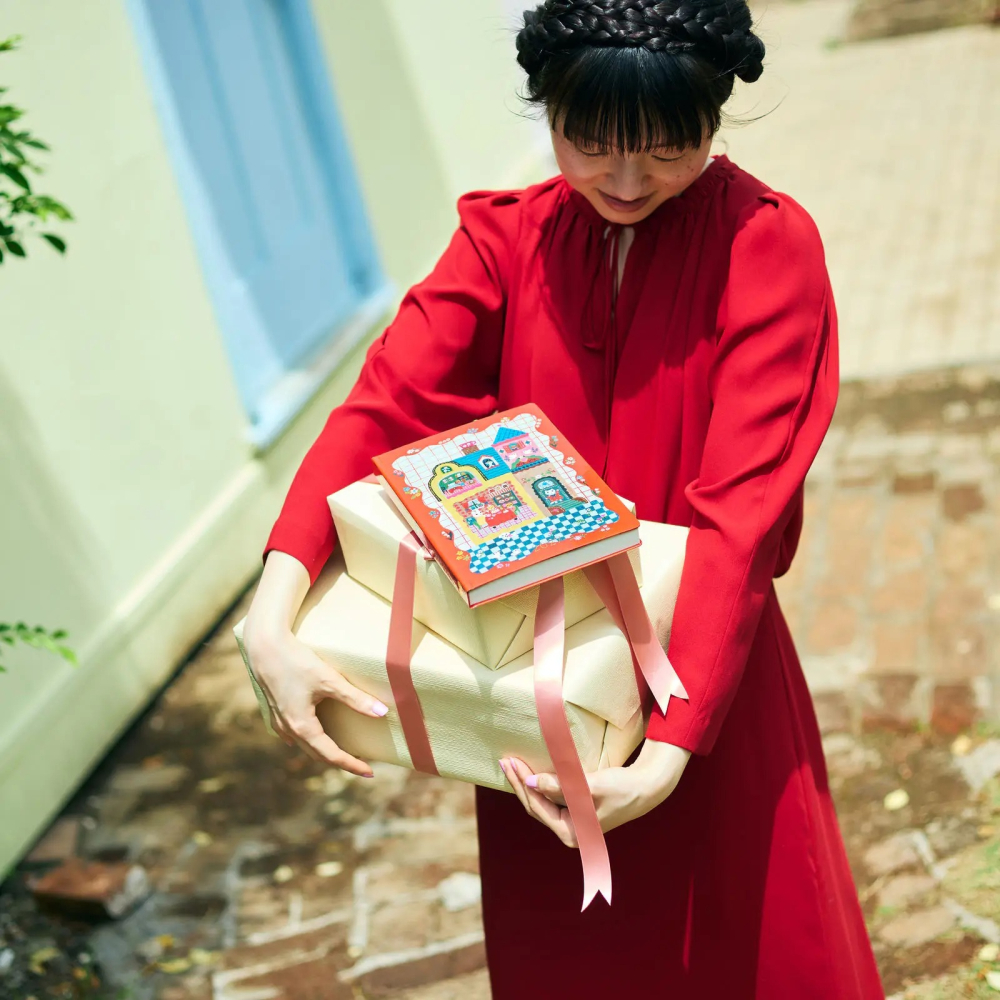 【預購】HOBO日2027年HON手帳書 A5大本 北岸由美｜白貓與兔子的下午茶 日文/英文版 特典三色筆橡實吊飾-細節圖3
