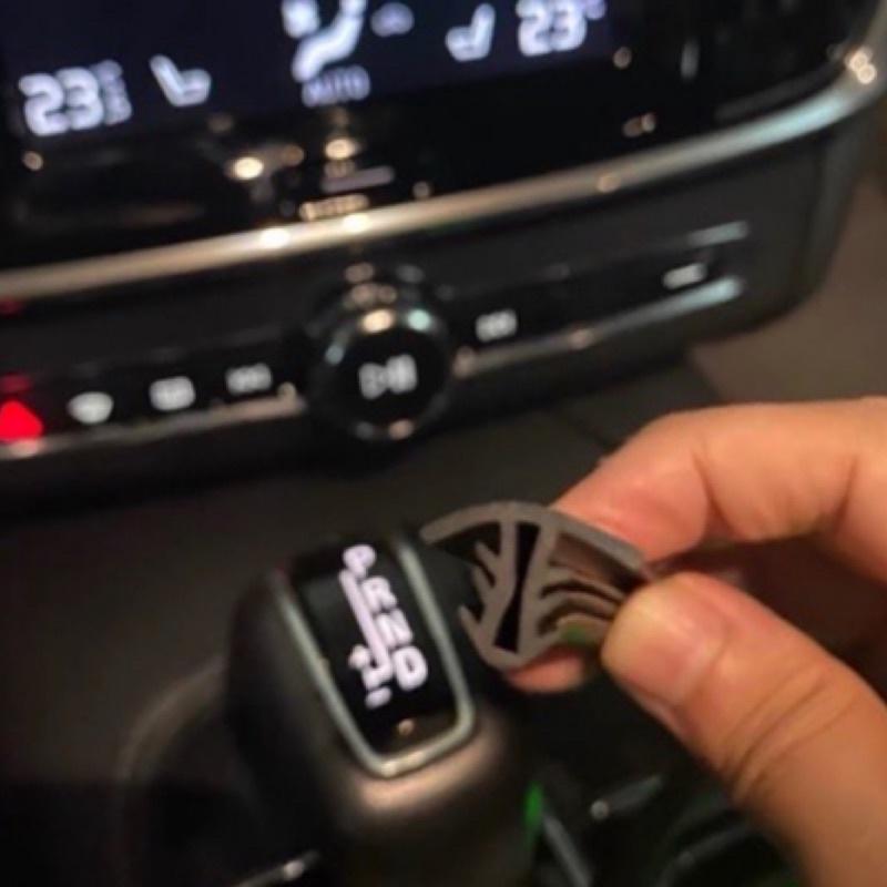 福斯 Caddy 專用中控台密封條    ⭕️附：安裝柄    ※防止小東西、停車幣、零錢滑入中控台內※-細節圖3