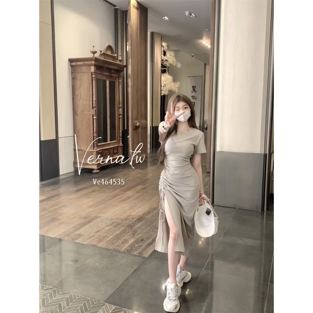 皺摺開衩百搭連身裙-細節圖4