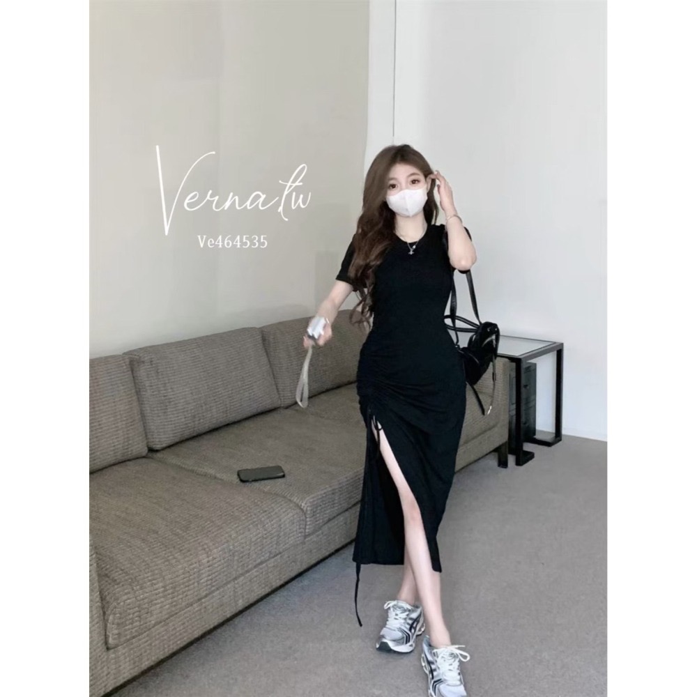 皺摺開衩百搭連身裙-細節圖6