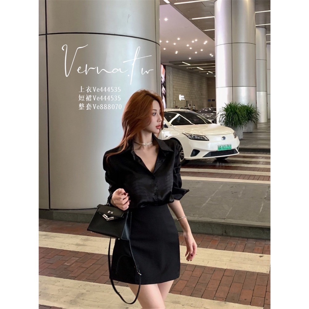 高級韓系‘亮緞感黑色兩件套裝-細節圖2