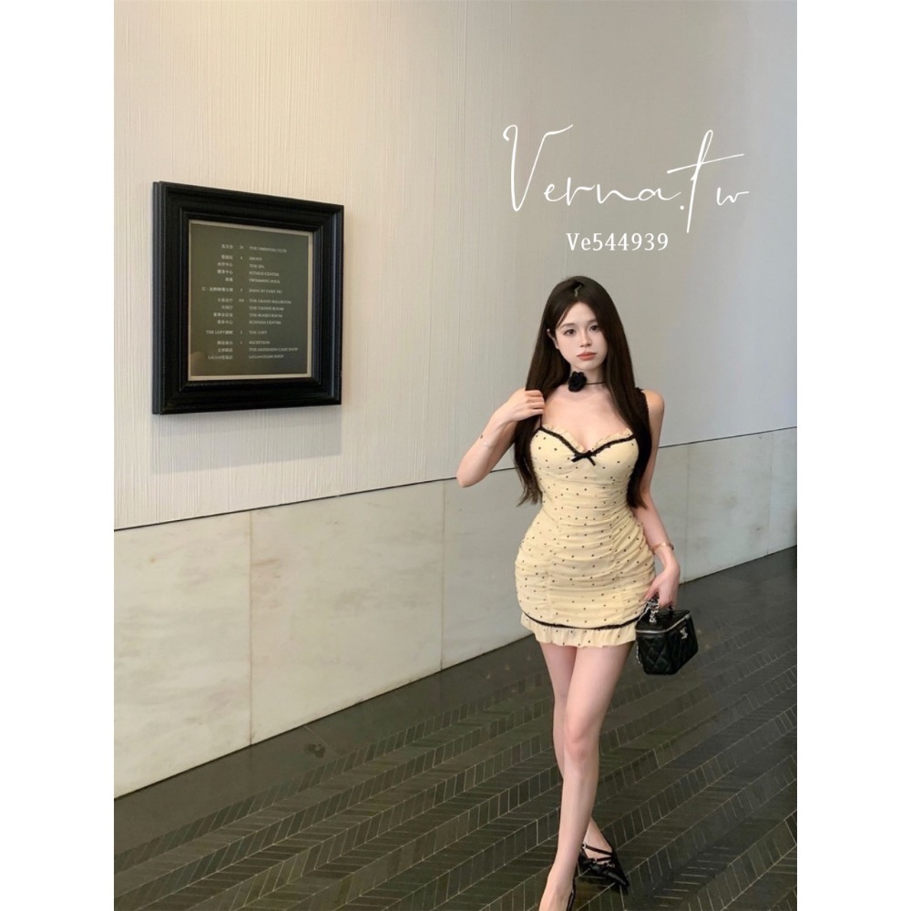 極致可愛‘ 波點蕾絲溫柔奶杏吊帶連身裙-細節圖2