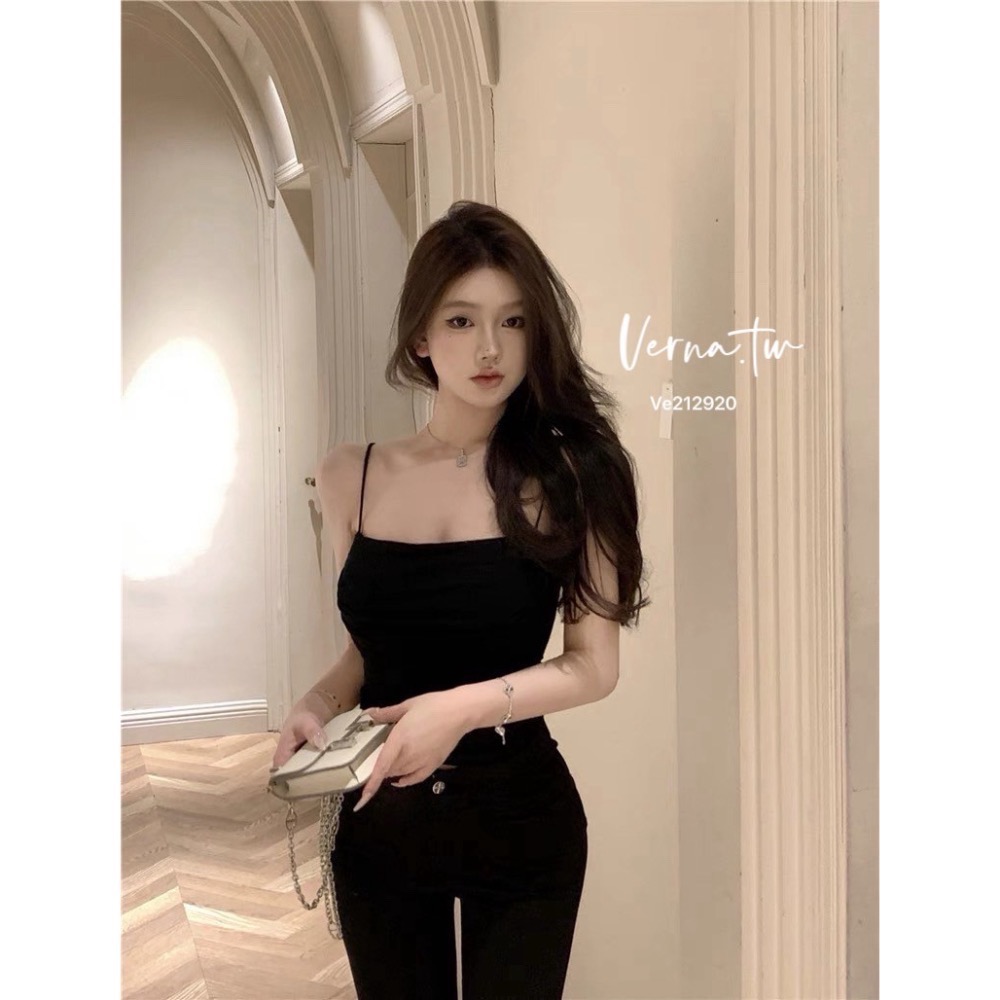 現貨｜5色x自帶胸墊皺摺修身吊帶背心-細節圖11