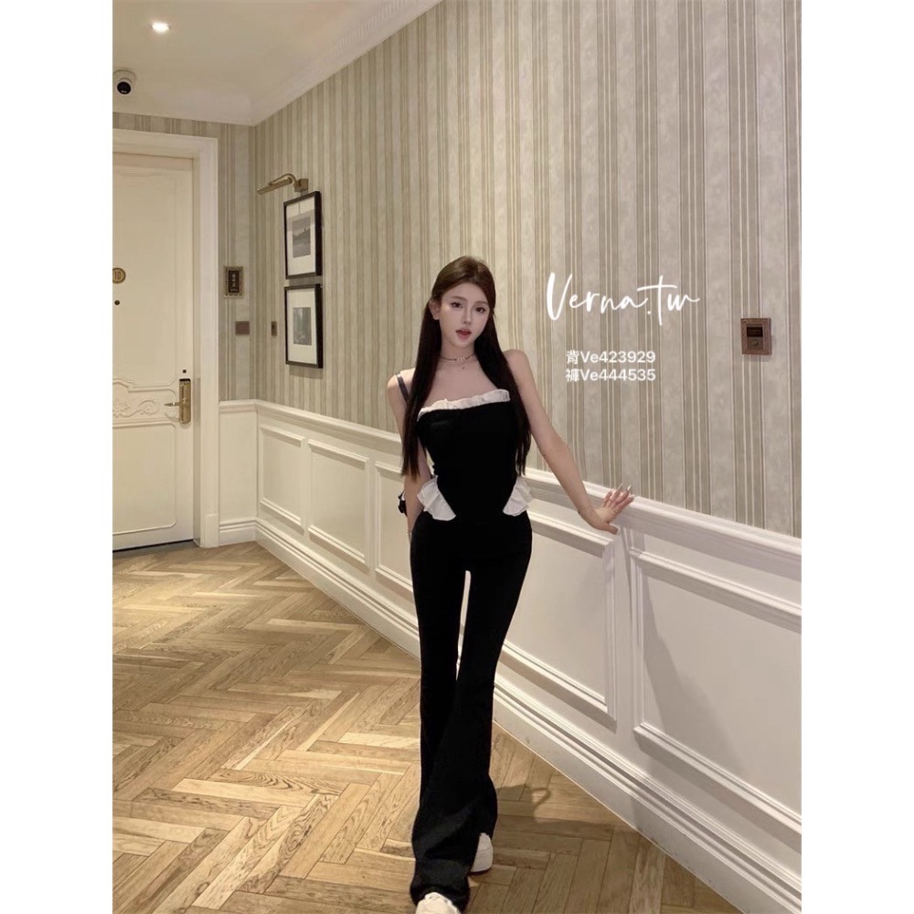 設計感辣妹‘ 魚骨荷葉下擺平口背心x微喇叭褲-細節圖3