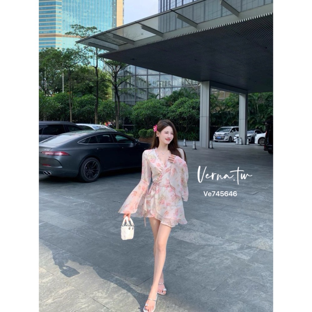 夏日甜美‘喇叭袖雪紡碎花連身裙-細節圖7