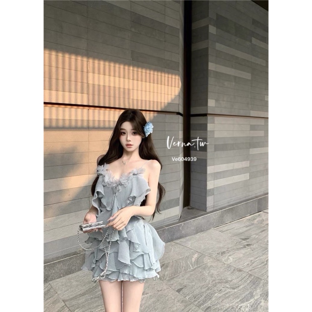 仙女氣場  層次花朵藍飄逸吊帶連身裙-細節圖5