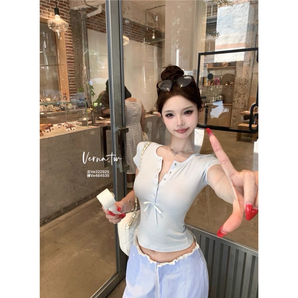 奶藍套裝系列 蝴蝶結藍短上衣x木耳邊條紋藍長褲-細節圖7