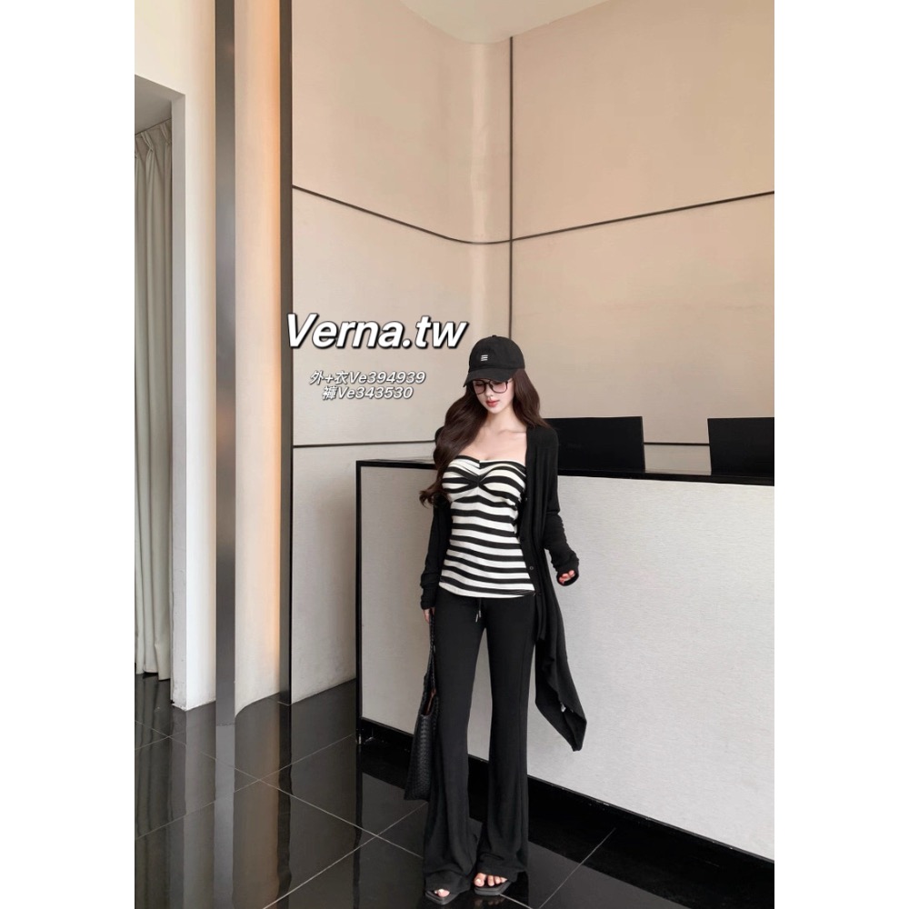 純黑外套x條紋平口上衣x長褲-細節圖6