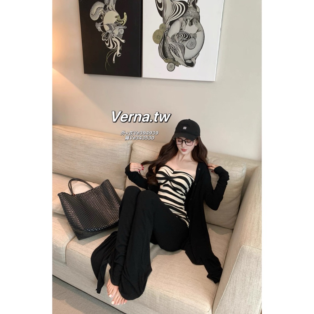純黑外套x條紋平口上衣x長褲-細節圖7