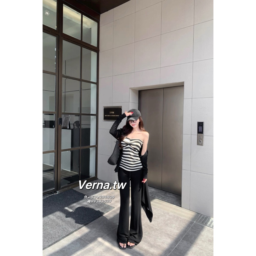 純黑外套x條紋平口上衣x長褲-細節圖8