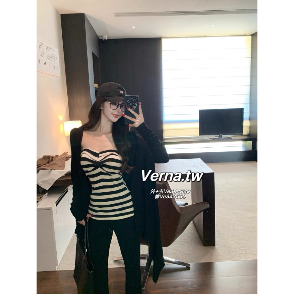 純黑外套x條紋平口上衣x長褲-細節圖10