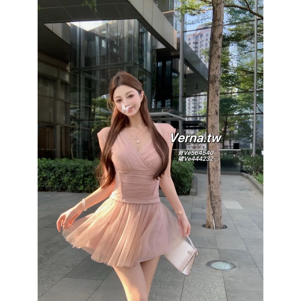芭蕾如夢胭粉V領蕾絲背心x網紗短裙-細節圖3