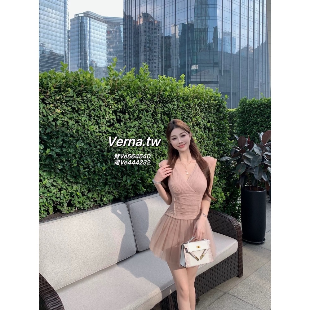 芭蕾如夢胭粉V領蕾絲背心x網紗短裙-細節圖4