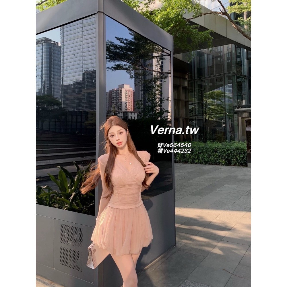 芭蕾如夢胭粉V領蕾絲背心x網紗短裙-細節圖7