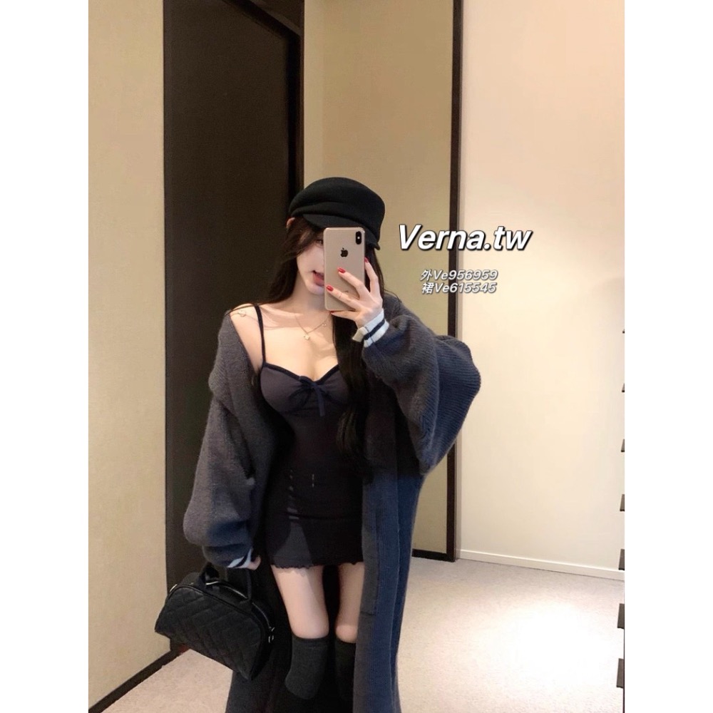 簡約條紋針織長版外套x吊帶邊條連身裙-細節圖3