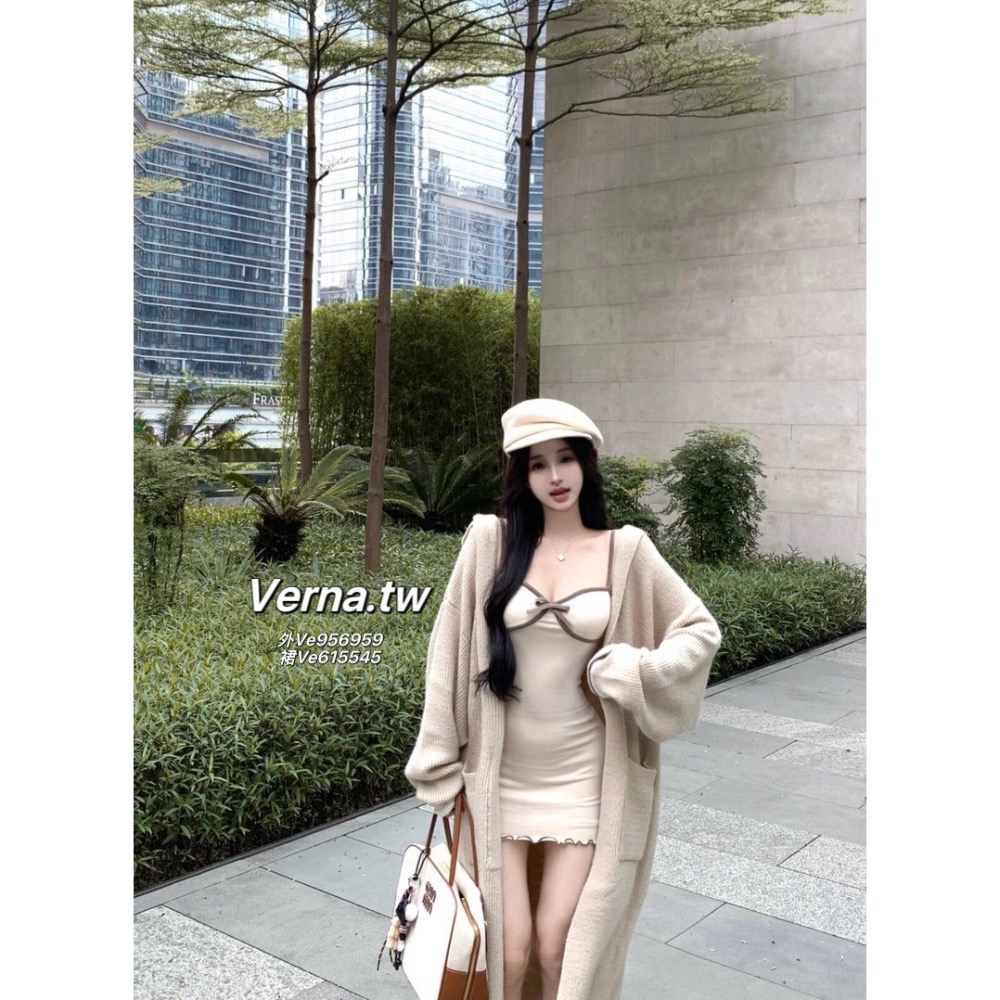 簡約條紋針織長版外套x吊帶邊條連身裙-細節圖9