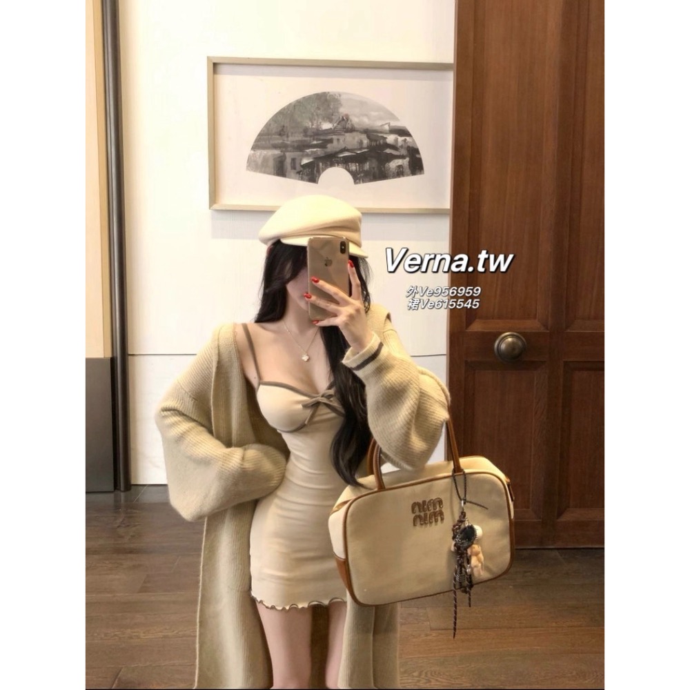 簡約條紋針織長版外套x吊帶邊條連身裙-細節圖10