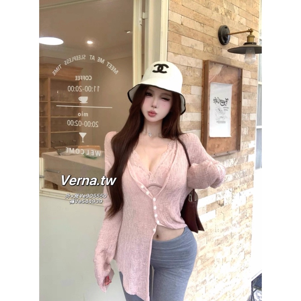 休閒粉三件組套裝 肌理感外套x蕾絲背心x灰色喇叭長褲-細節圖11