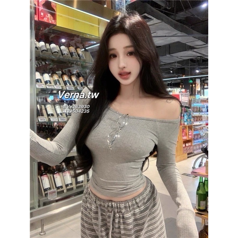 一字領鈕扣灰色上衣x條紋長褲套裝-細節圖6