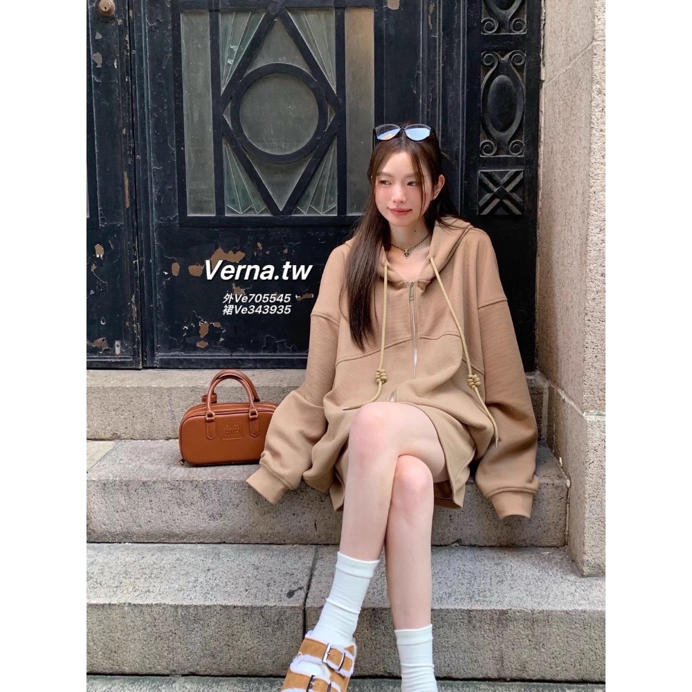 慵懶奶咖連帽外套x短裙套裝-細節圖3