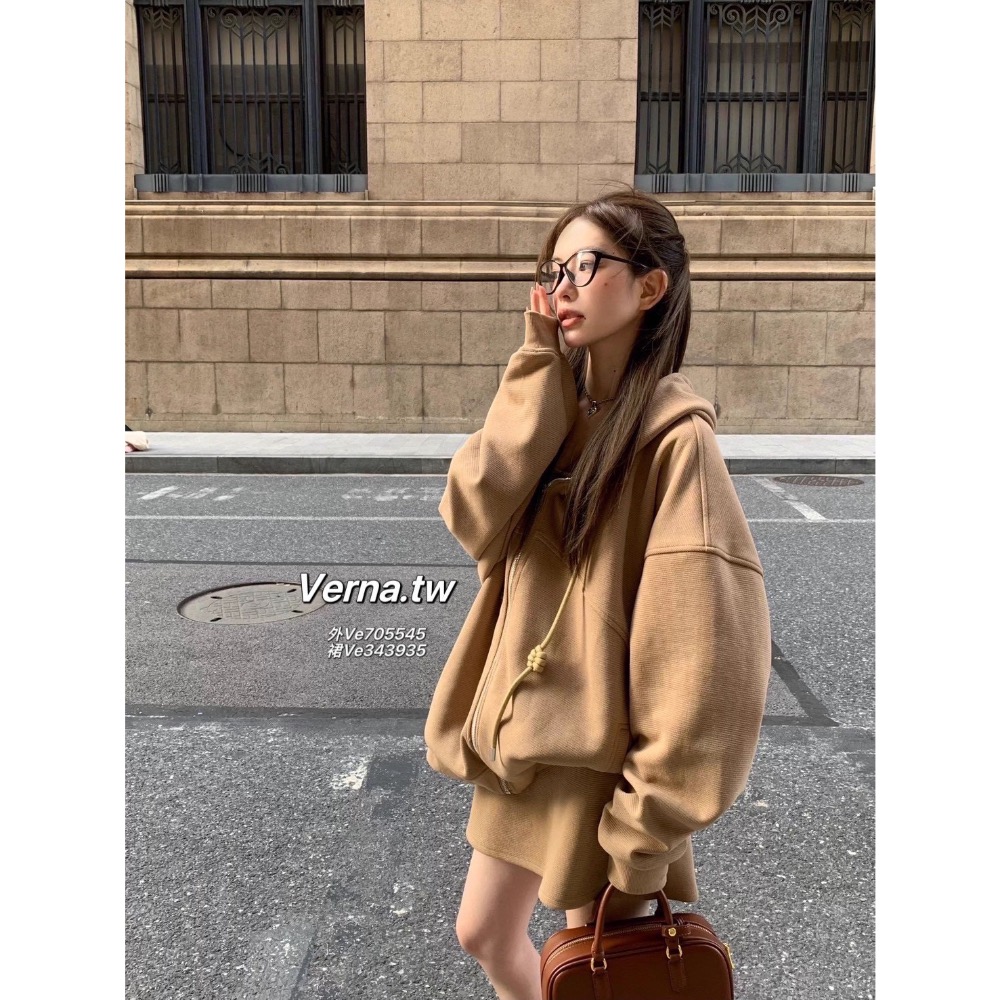 慵懶奶咖連帽外套x短裙套裝-細節圖4