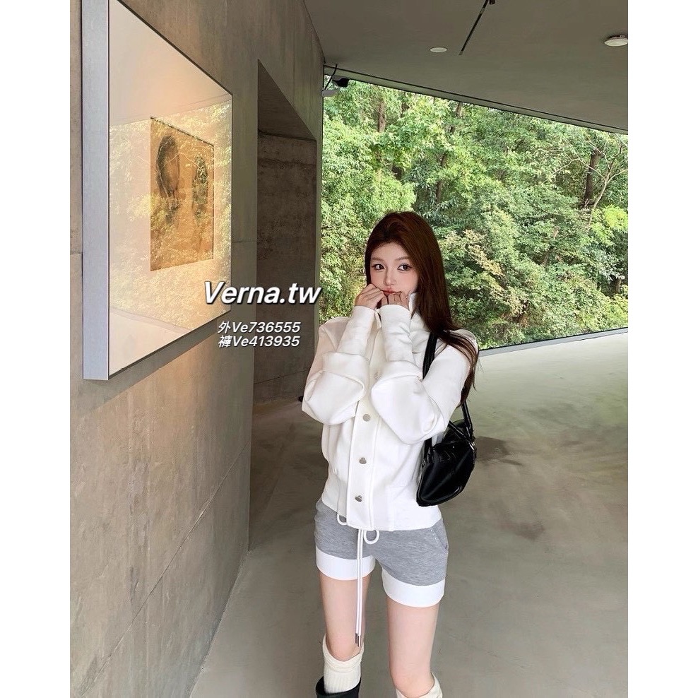 立領純白夾克外套x灰色短褲套裝-細節圖3