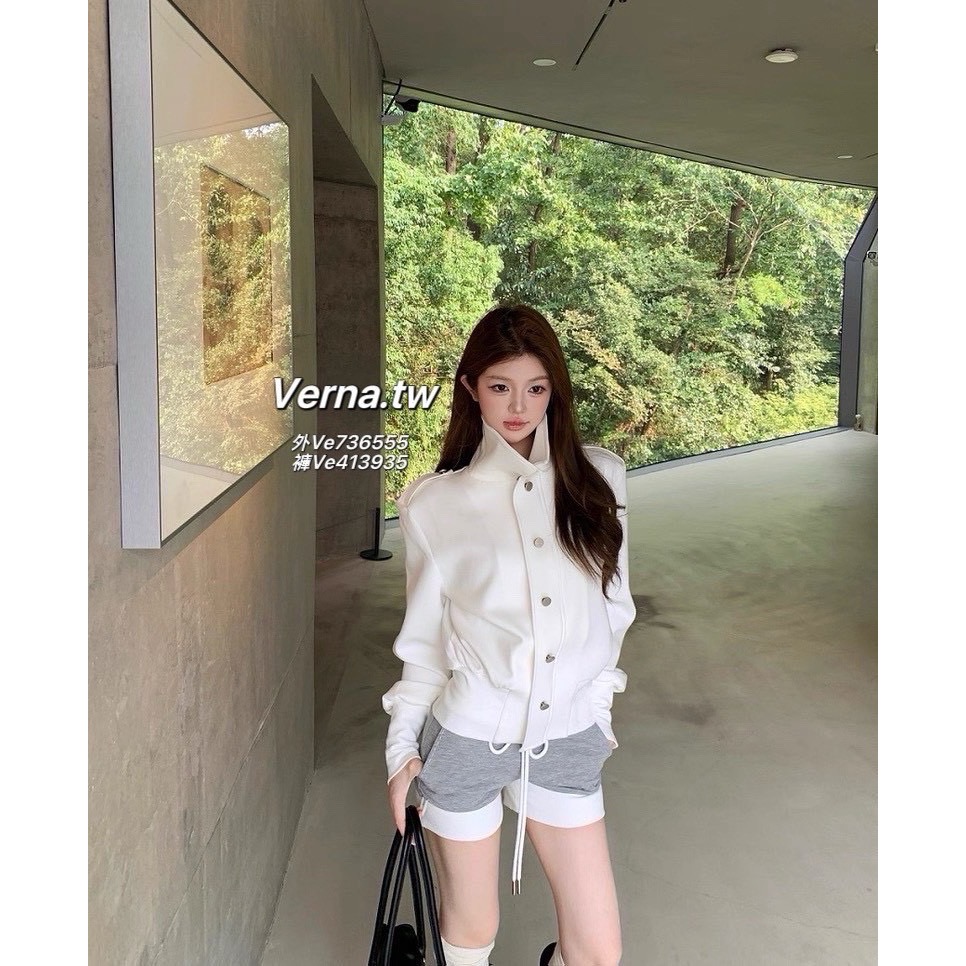 立領純白夾克外套x灰色短褲套裝-細節圖8