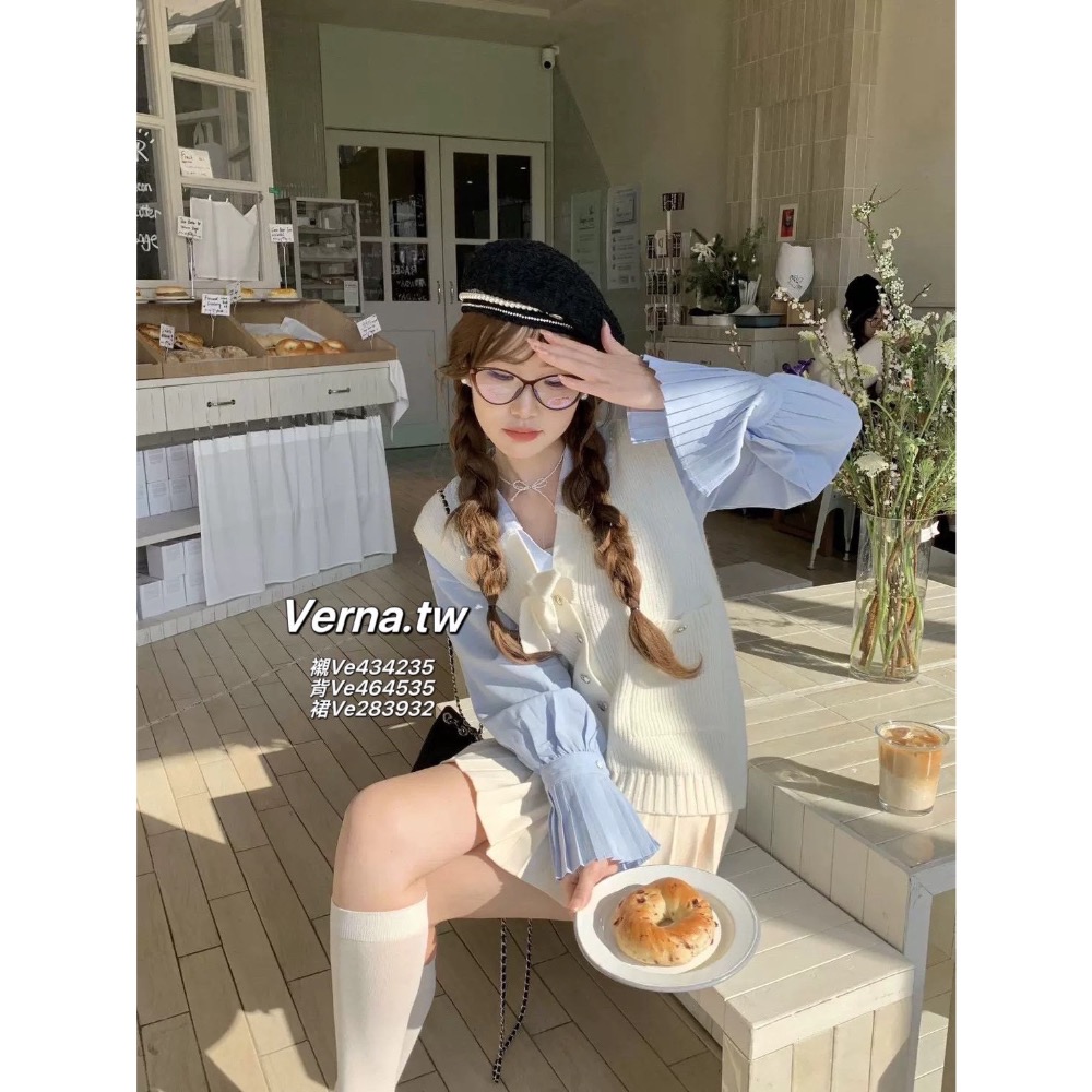 法式倫敦學院風三件套裝 喇叭袖藍色襯衫x奶白啾啾背心x百褶裙-細節圖3