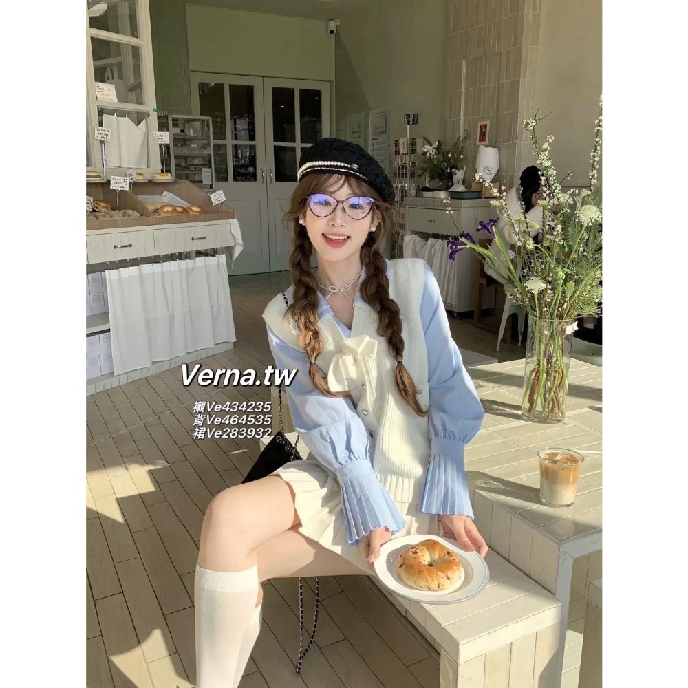 法式倫敦學院風三件套裝 喇叭袖藍色襯衫x奶白啾啾背心x百褶裙-細節圖6