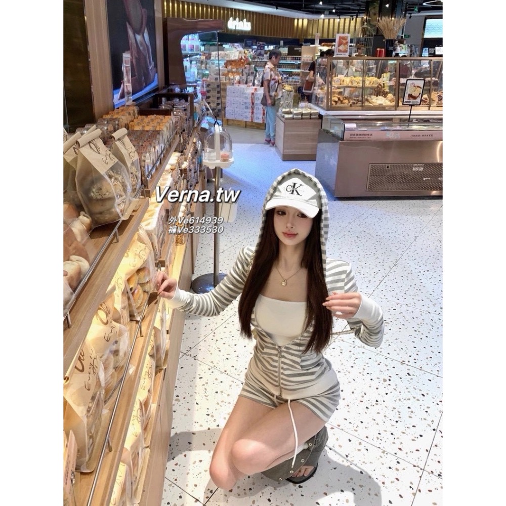 休閒風灰白條紋外套 x 短褲套裝-細節圖7