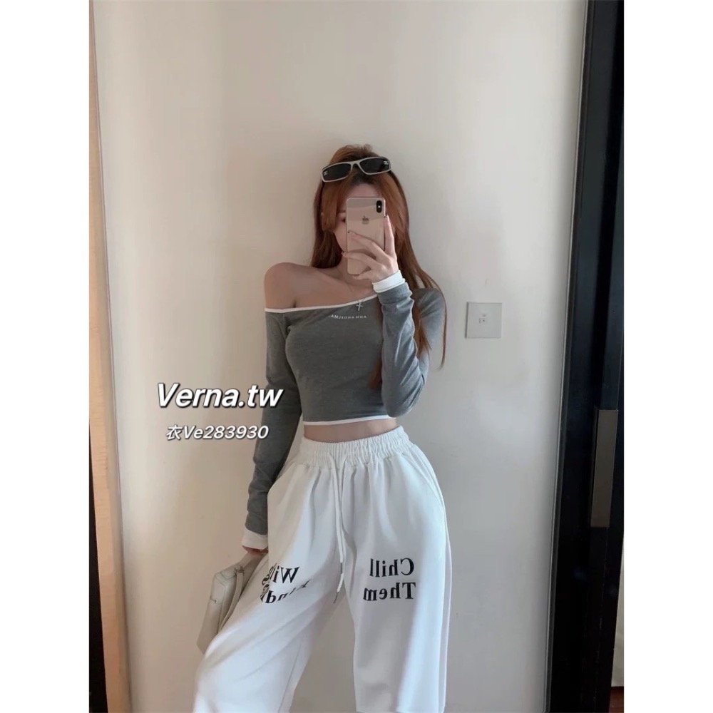 字母斜肩灰色短款上衣-細節圖6