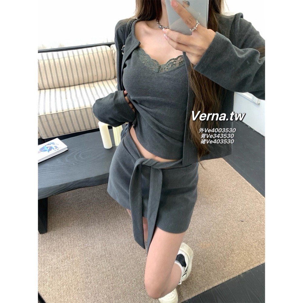 悠閒時光炭灰三件套 外套x吊帶蕾絲背心x裙子-細節圖7