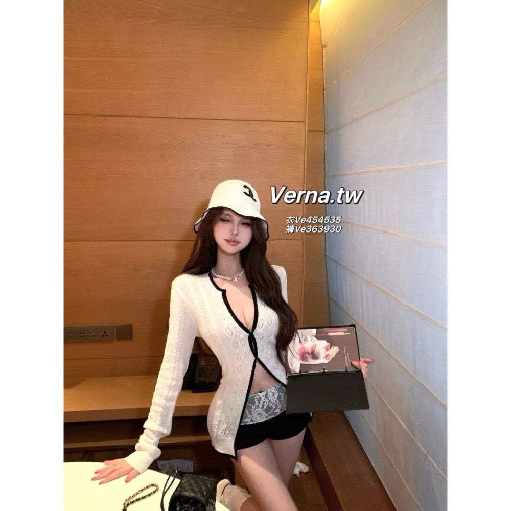 扭結鏤空黑白透膚上衣x蕾絲短褲套裝-細節圖9