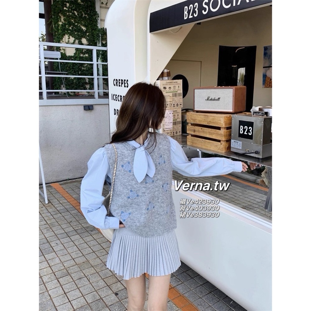 氣質學院風🏫 藍襯衫x藍花朵刺繡毛衣背心x 百褶裙-細節圖4