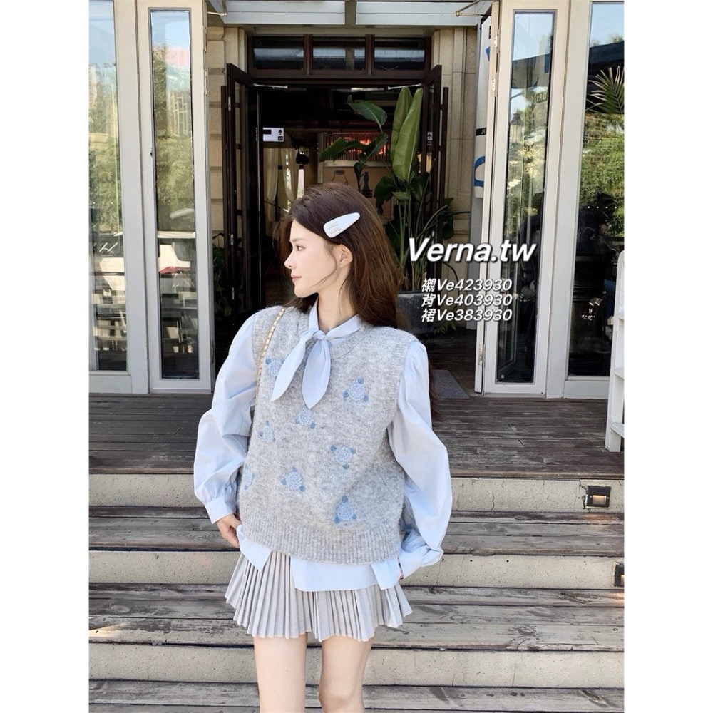 氣質學院風🏫 藍襯衫x藍花朵刺繡毛衣背心x 百褶裙-細節圖5