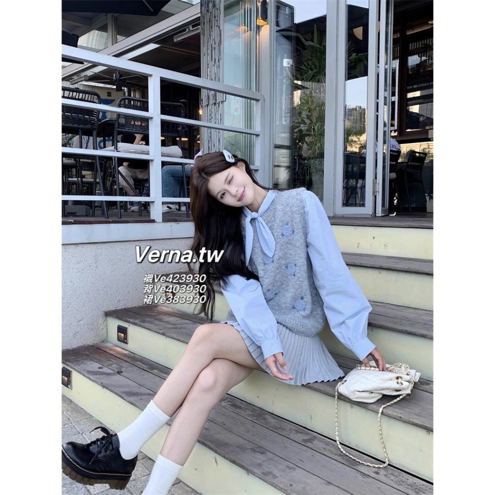 氣質學院風🏫 藍襯衫x藍花朵刺繡毛衣背心x 百褶裙-細節圖6