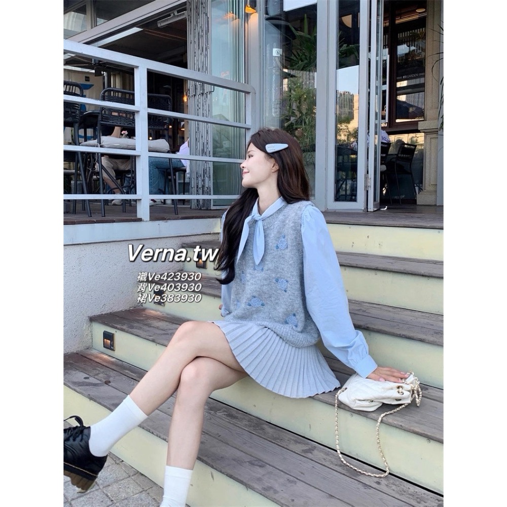 氣質學院風🏫 藍襯衫x藍花朵刺繡毛衣背心x 百褶裙-細節圖7