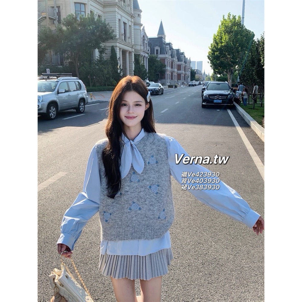 氣質學院風🏫 藍襯衫x藍花朵刺繡毛衣背心x 百褶裙-細節圖8