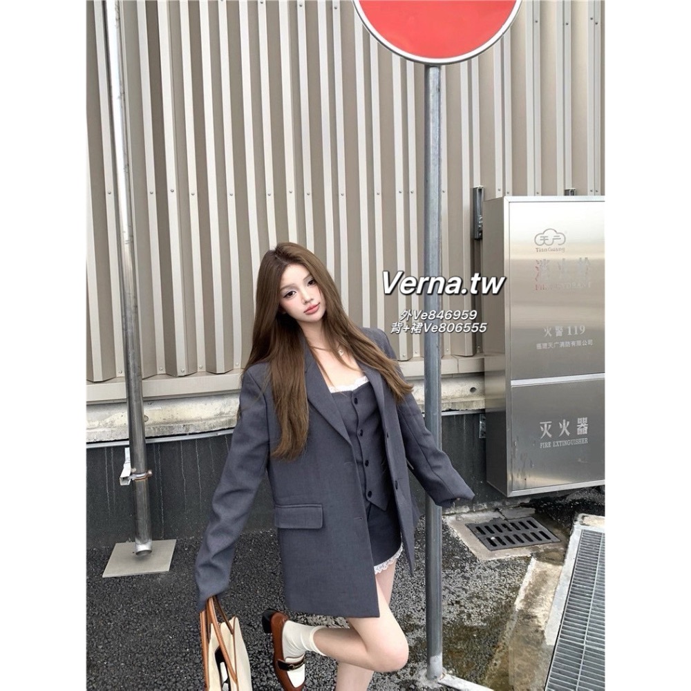 韓系小姐三件套🩶 高級感西裝外套x背心x短裙-細節圖2